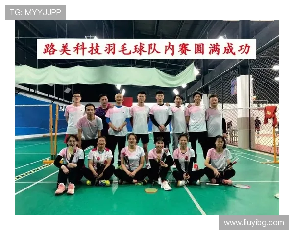 南京羽毛球队与成都羽毛球队赛后复盘速度对比分析与战术探讨 南京羽毛球队与成都羽毛球队赛后复盘速度对比分析与战术探讨